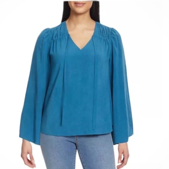 NWT JESSICA SIMPSON Long Flare Sleeve V-Neck Bohemian Blouse Size Medium - Picture 1 of 4